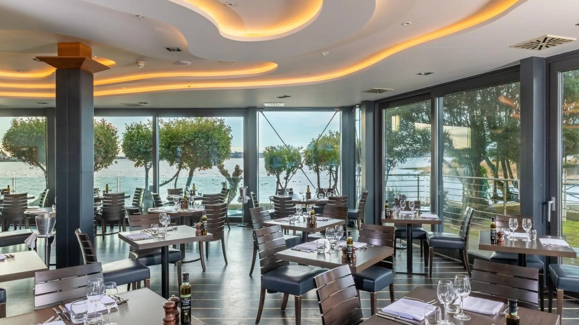 Harbour Hotel & Spa Christchurch Христчёрч